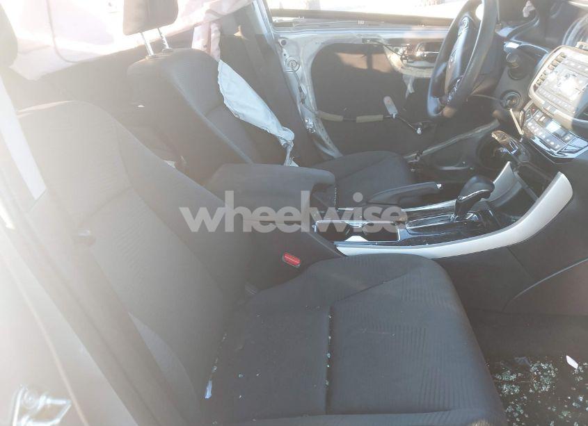 Photo 5 of 2017 Honda Accord LX (VIN 1HGCR2F35HA234707)