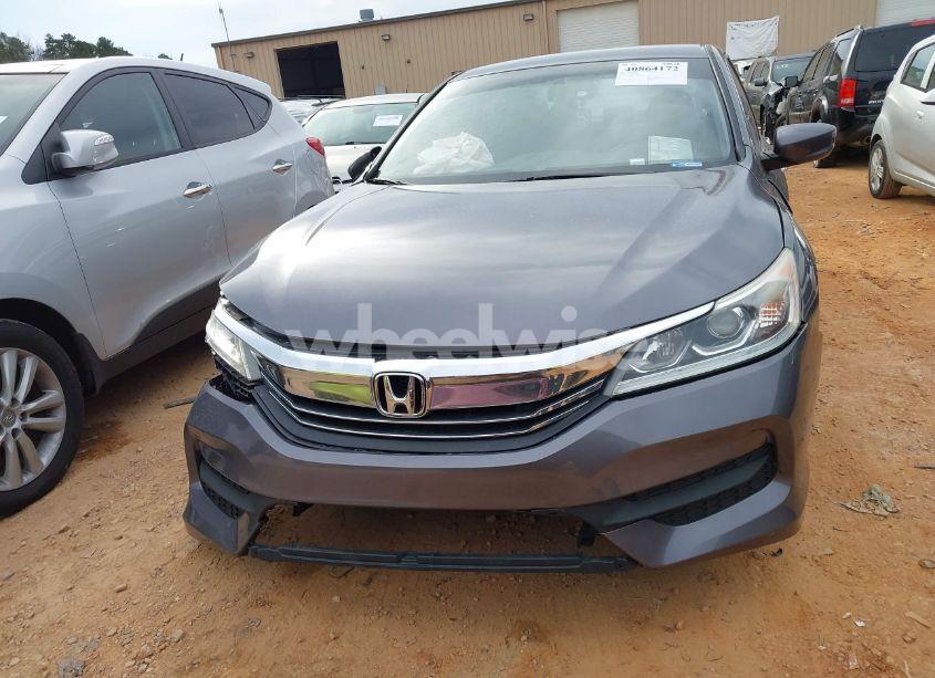 Photo 13 of 2017 Honda Accord LX (VIN 1HGCR2F35HA249708)