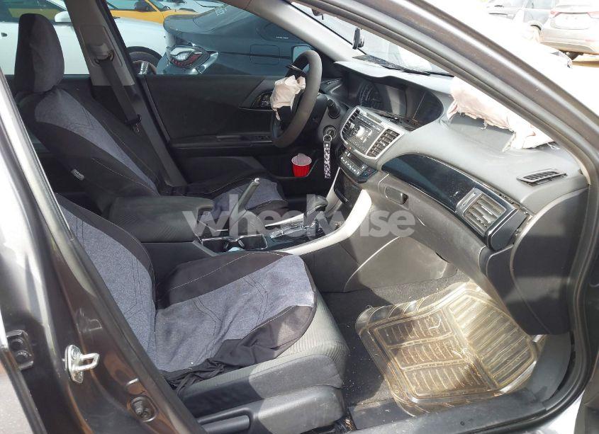 Photo 5 of 2017 Honda Accord LX (VIN 1HGCR2F35HA249708)