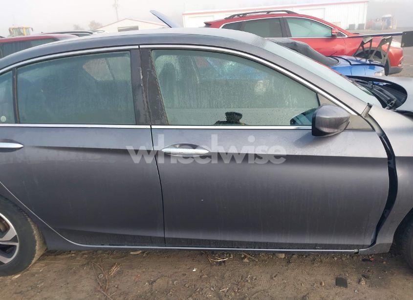 Photo 13 of 2017 Honda Accord LX (VIN 1HGCR2F35HA266394)