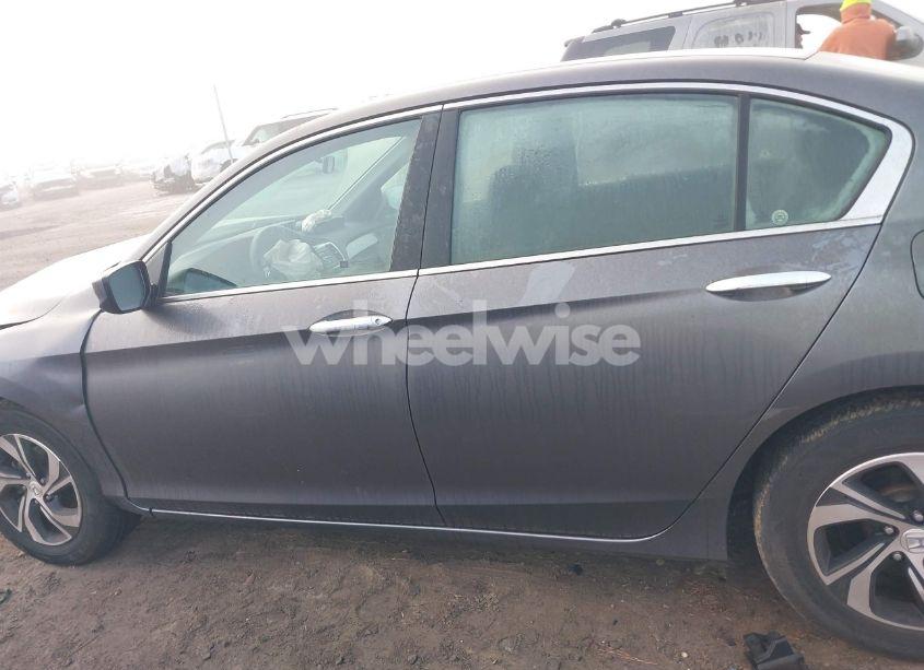 Photo 14 of 2017 Honda Accord LX (VIN 1HGCR2F35HA266394)