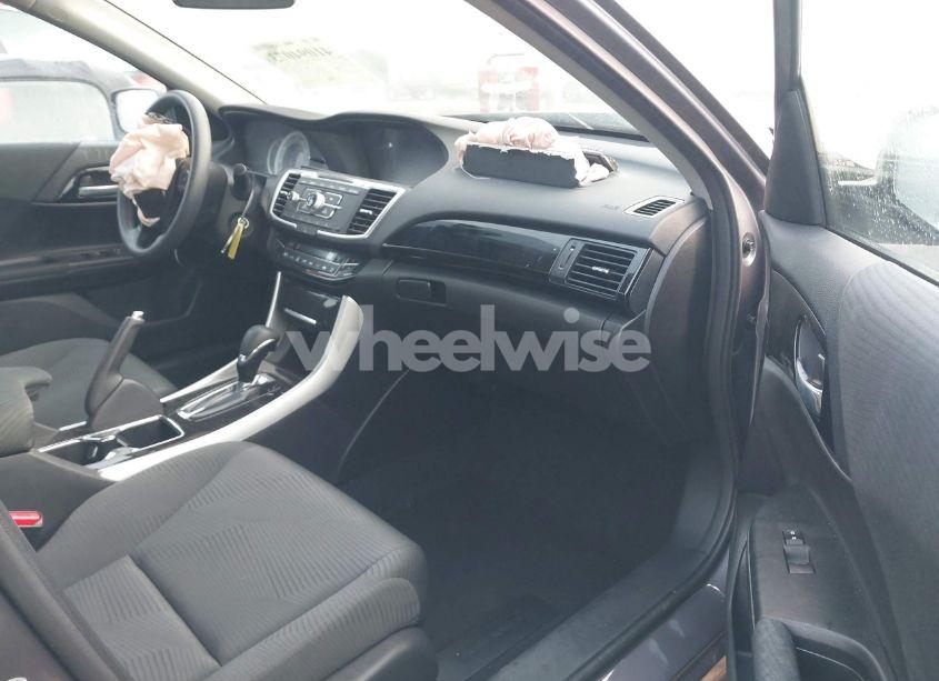 Photo 5 of 2017 Honda Accord LX (VIN 1HGCR2F35HA266394)