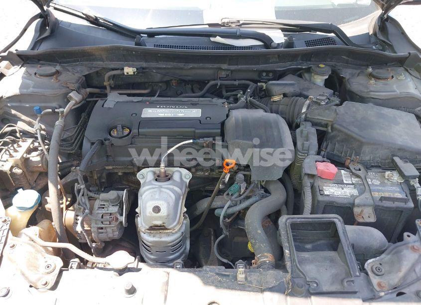Photo 10 of 2013 Honda Accord LX (VIN 1HGCR2F36DA012882)