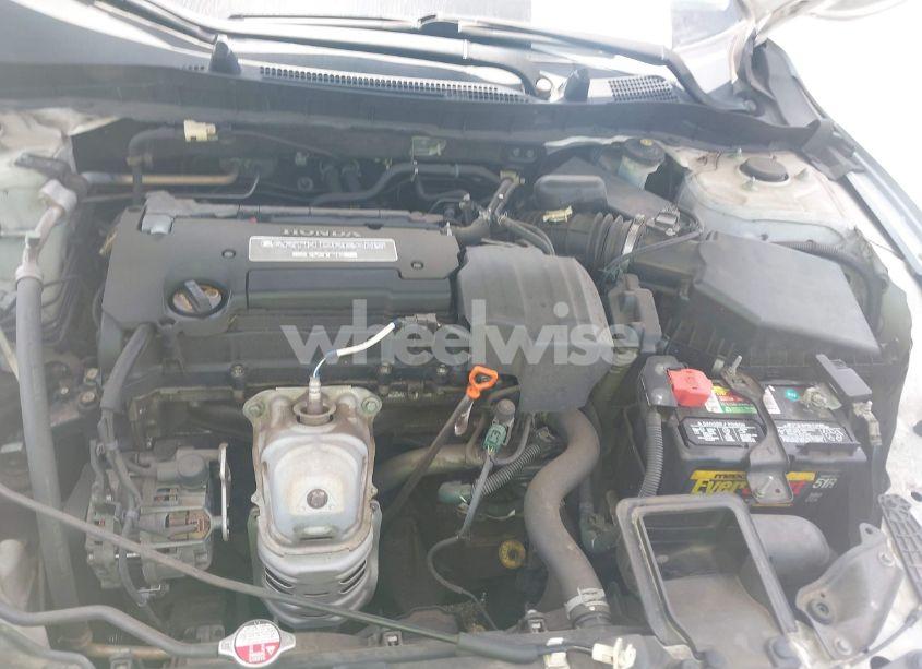 Photo 10 of 2013 Honda Accord LX (VIN 1HGCR2F36DA055425)