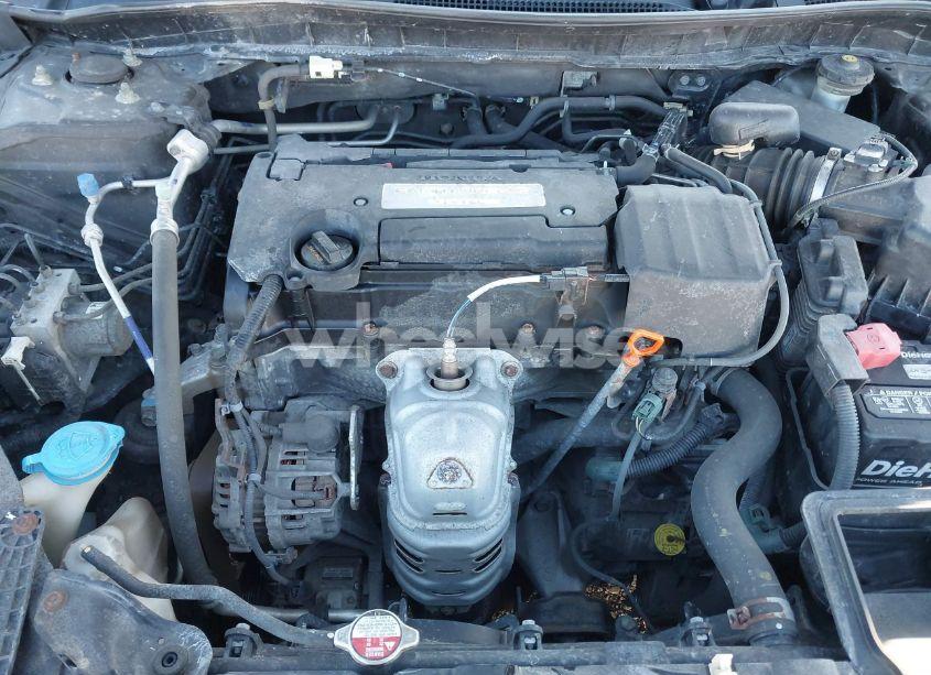 Photo 10 of 2015 Honda Accord LX (VIN 1HGCR2F36FA105310)
