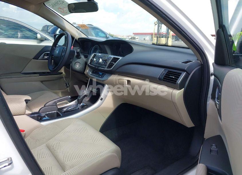 Photo 5 of 2015 Honda Accord LX (VIN 1HGCR2F36FA154541)