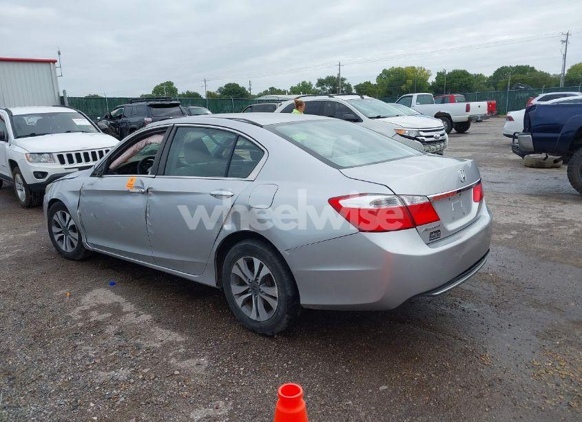 Photo 3 of 2015 Honda Accord LX (VIN 1HGCR2F36FA200773)
