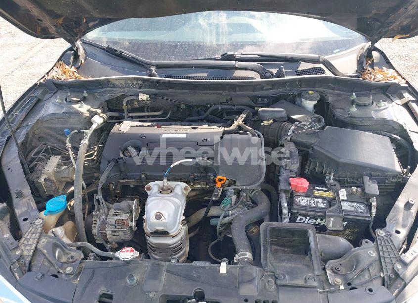 Photo 10 of 2016 Honda Accord LX (VIN 1HGCR2F36GA043828)