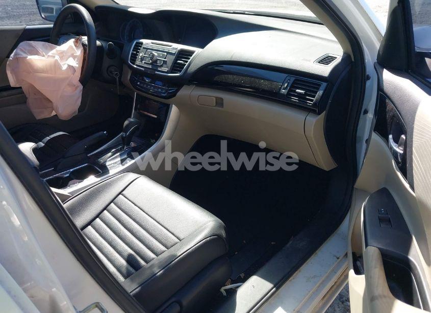 Photo 5 of 2016 Honda Accord LX (VIN 1HGCR2F36GA226436)