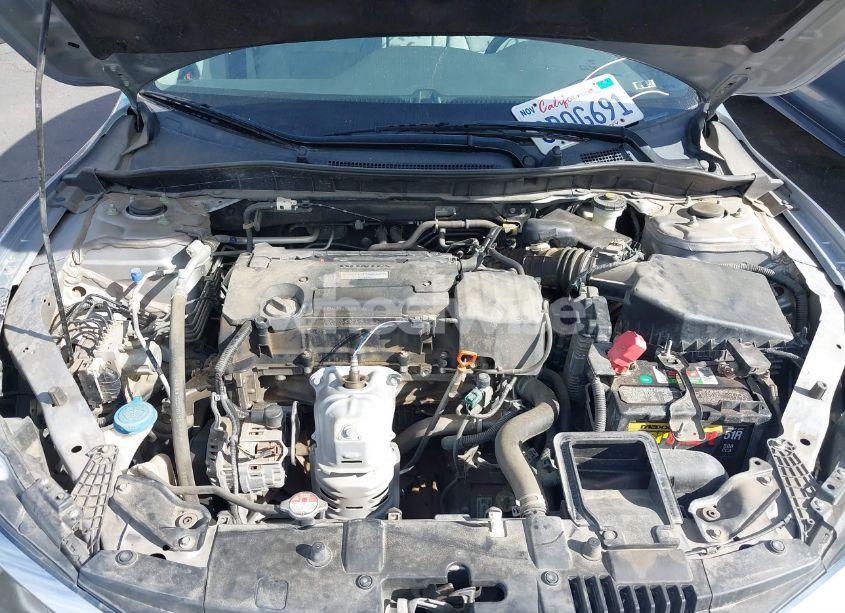 Photo 10 of 2017 Honda Accord LX (VIN 1HGCR2F36HA076698)