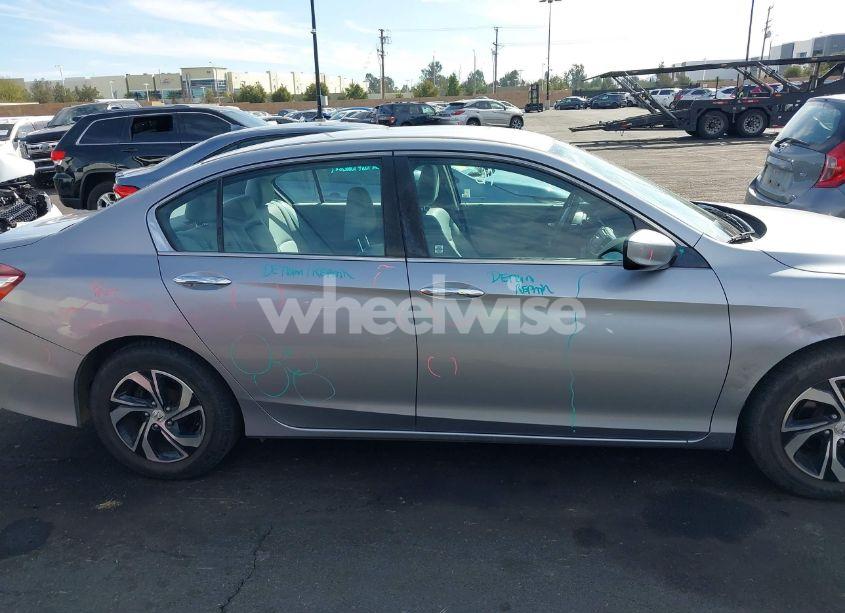 Photo 13 of 2017 Honda Accord LX (VIN 1HGCR2F36HA076698)