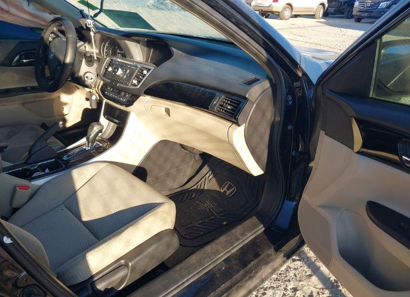 Photo 5 of 2017 Honda Accord LX (VIN 1HGCR2F36HA086616)