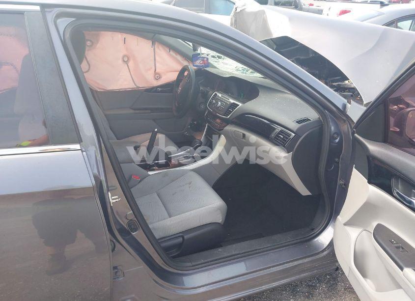 Photo 5 of 2017 Honda Accord LX (VIN 1HGCR2F36HA102670)