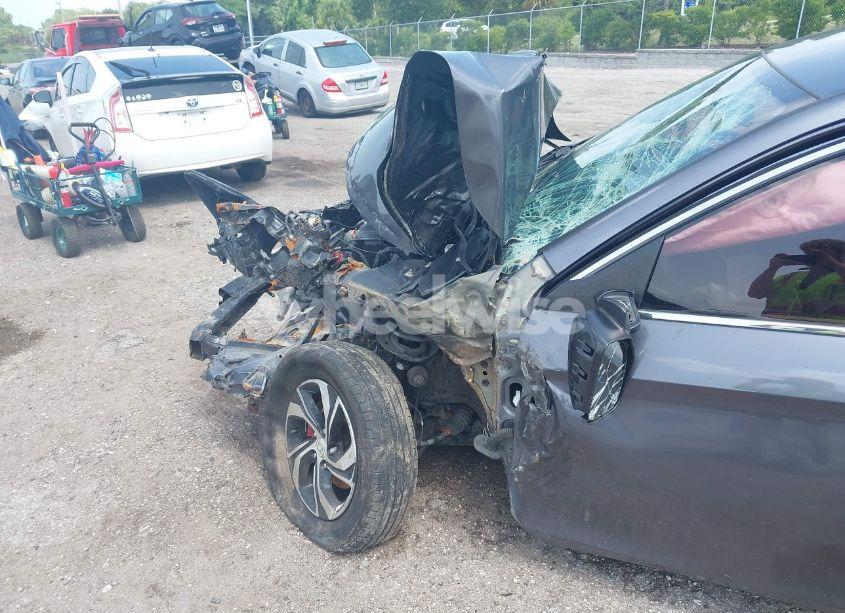 Photo 6 of 2017 Honda Accord LX (VIN 1HGCR2F36HA102670)