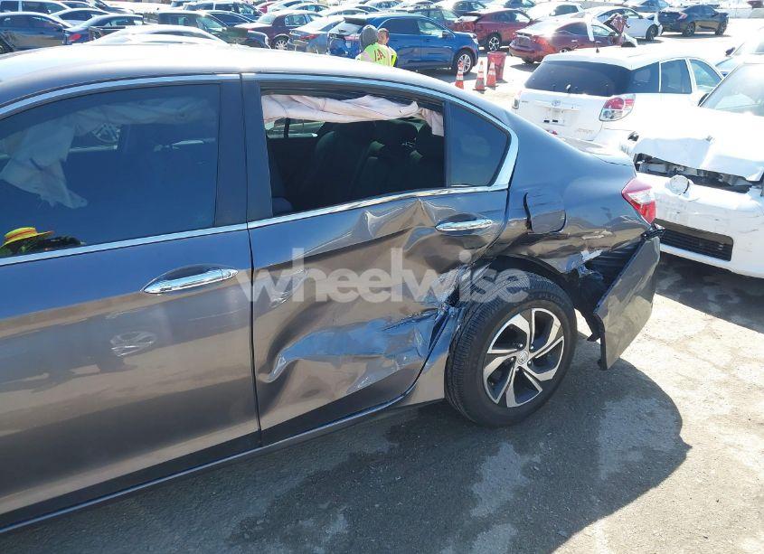 Photo 6 of 2017 Honda Accord LX (VIN 1HGCR2F36HA137046)