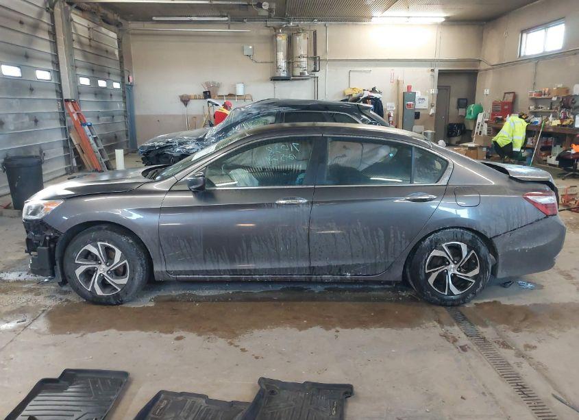 Photo 15 of 2017 Honda Accord LX (VIN 1HGCR2F36HA162173)