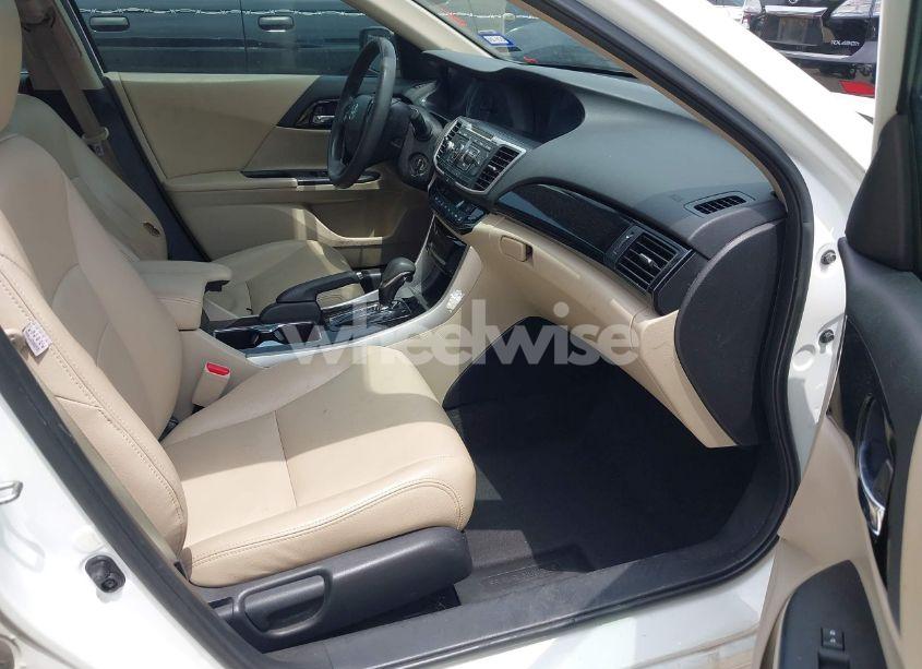 Photo 5 of 2017 Honda Accord LX (VIN 1HGCR2F36HA184321)