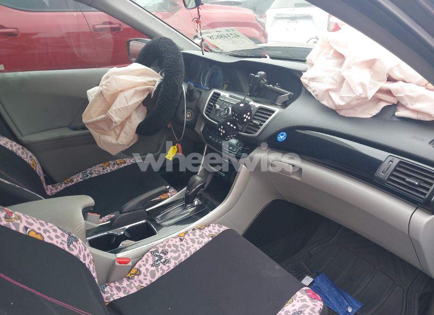 Photo 5 of 2017 Honda Accord LX (VIN 1HGCR2F36HA244663)