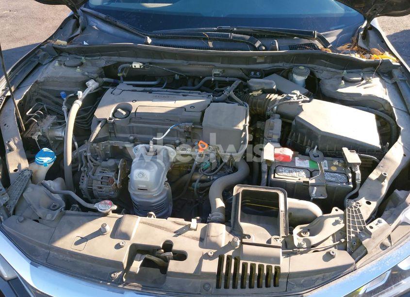 Photo 10 of 2017 Honda Accord LX (VIN 1HGCR2F36HA268803)