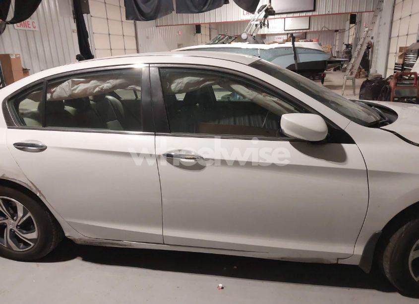 Photo 13 of 2017 Honda Accord LX (VIN 1HGCR2F36HA273631)