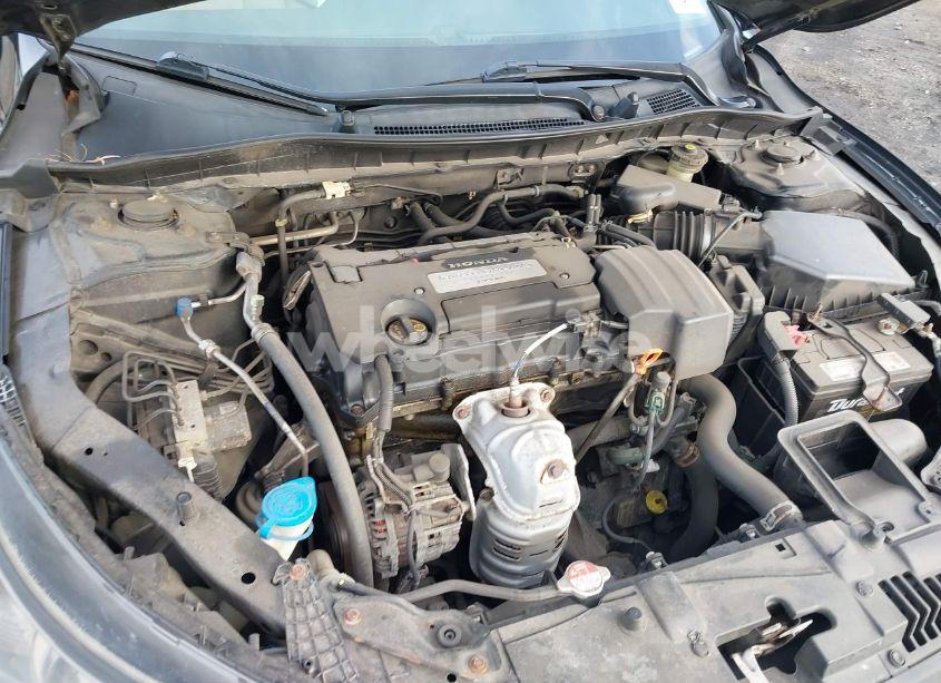 Photo 10 of 2013 Honda Accord LX (VIN 1HGCR2F37DA150754)