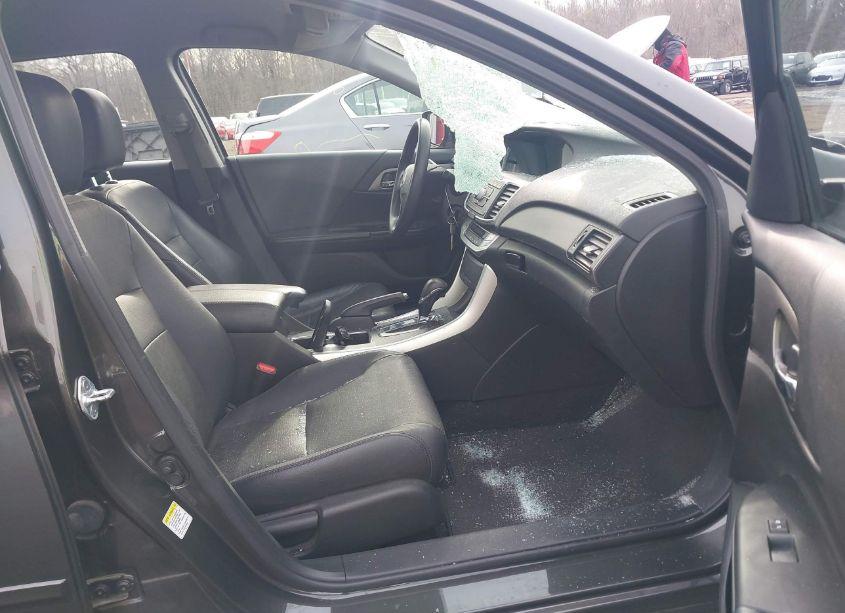 Photo 5 of 2013 Honda Accord LX (VIN 1HGCR2F37DA199257)