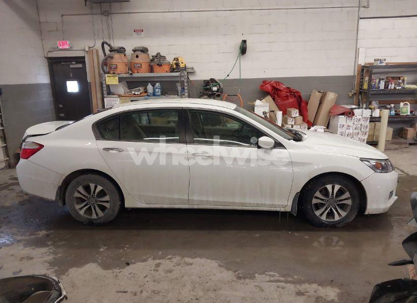 Photo 14 of 2015 Honda Accord LX (VIN 1HGCR2F37FA101167)