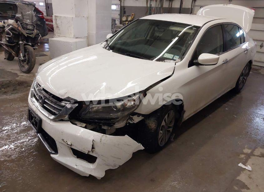 Photo 2 of 2015 Honda Accord LX (VIN 1HGCR2F37FA101167)