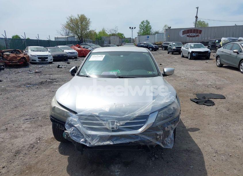 Photo 13 of 2015 Honda Accord LX (VIN 1HGCR2F37FA102366)