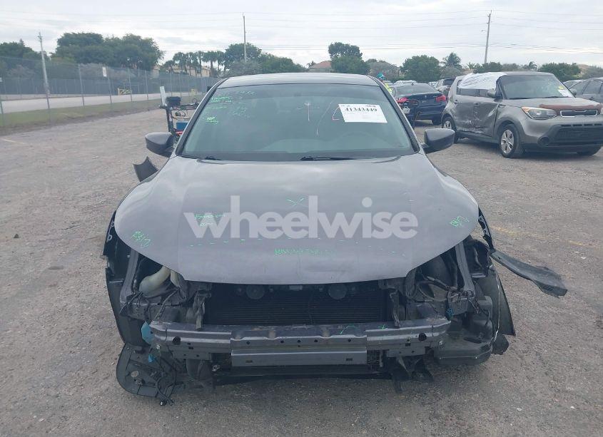 Photo 13 of 2015 Honda Accord LX (VIN 1HGCR2F37FA175513)