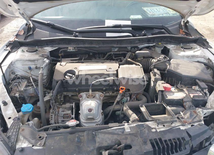 Photo 10 of 2015 Honda Accord LX (VIN 1HGCR2F37FA189024)