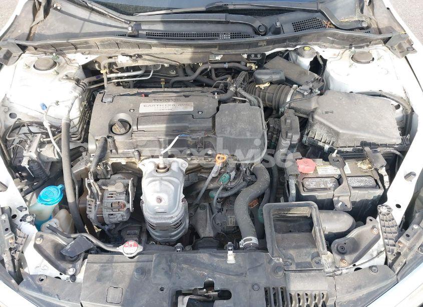 Photo 10 of 2016 Honda Accord LX (VIN 1HGCR2F37GA000079)