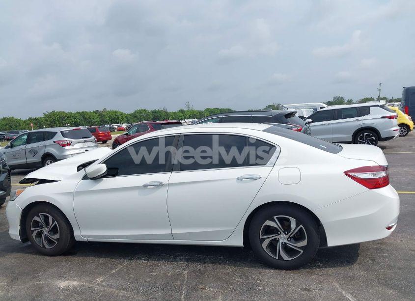 Photo 13 of 2016 Honda Accord LX (VIN 1HGCR2F37GA055373)
