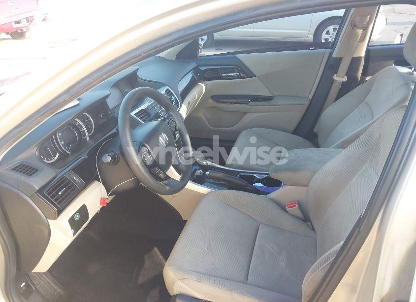 Photo 5 of 2016 Honda Accord LX (VIN 1HGCR2F37GA067250)