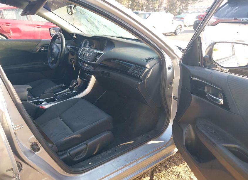 Photo 5 of 2016 Honda Accord LX (VIN 1HGCR2F37GA112462)