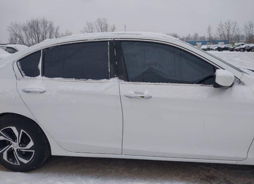 Photo 13 of 2017 Honda Accord LX (VIN 1HGCR2F37HA088746)