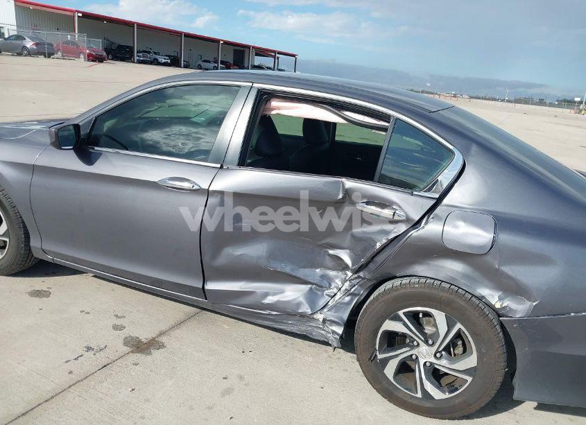 Photo 6 of 2017 Honda Accord LX (VIN 1HGCR2F37HA112642)