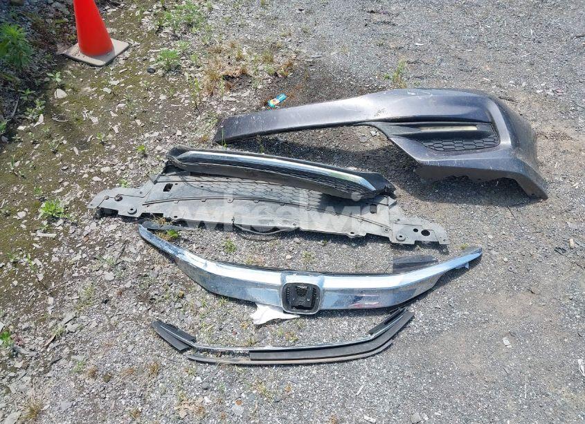 Photo 12 of 2017 Honda Accord LX (VIN 1HGCR2F37HA170833)