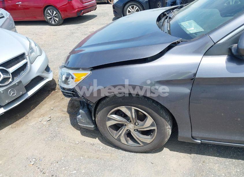 Photo 19 of 2017 Honda Accord LX (VIN 1HGCR2F37HA170833)