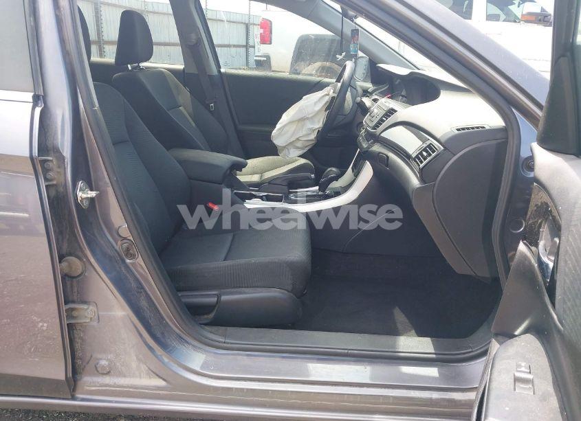 Photo 5 of 2017 Honda Accord LX (VIN 1HGCR2F37HA170833)