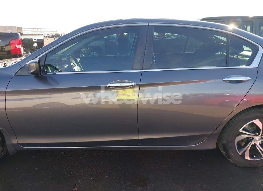 Photo 14 of 2017 Honda Accord LX (VIN 1HGCR2F37HA295623)