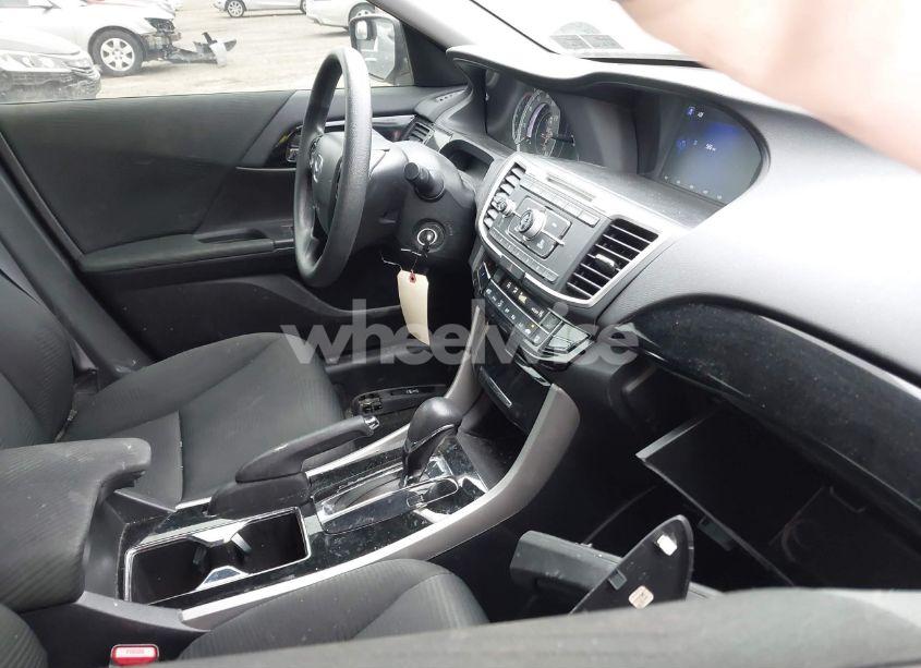 Photo 5 of 2017 Honda Accord LX (VIN 1HGCR2F37HA301257)