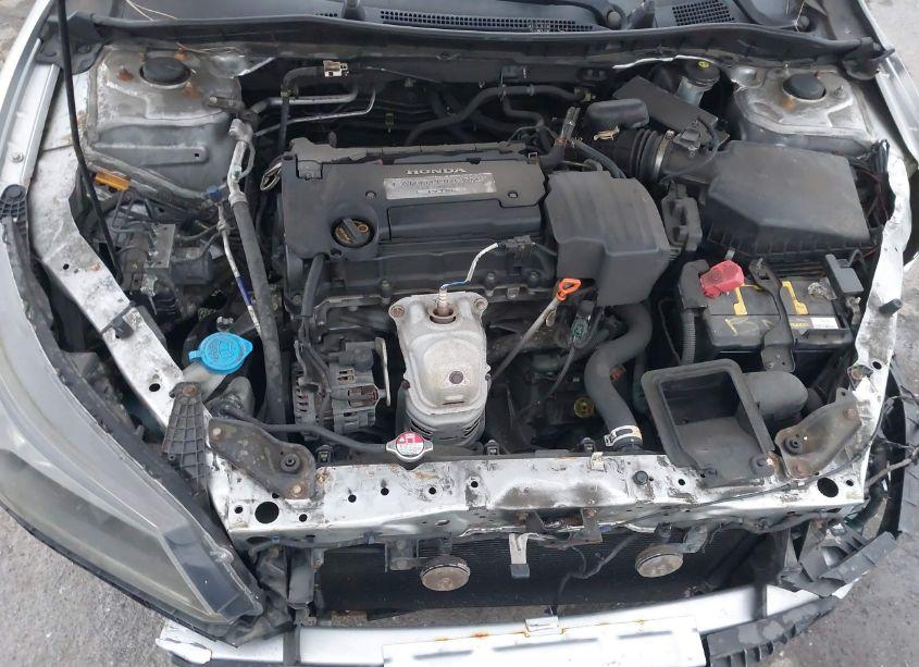 Photo 10 of 2013 Honda Accord LX (VIN 1HGCR2F38DA046239)