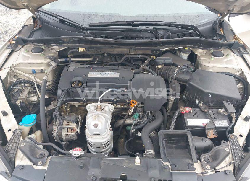Photo 10 of 2013 Honda Accord LX (VIN 1HGCR2F38DA106763)