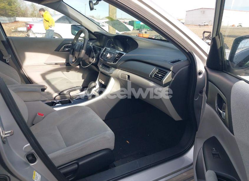 Photo 5 of 2013 Honda Accord LX (VIN 1HGCR2F38DA270112)