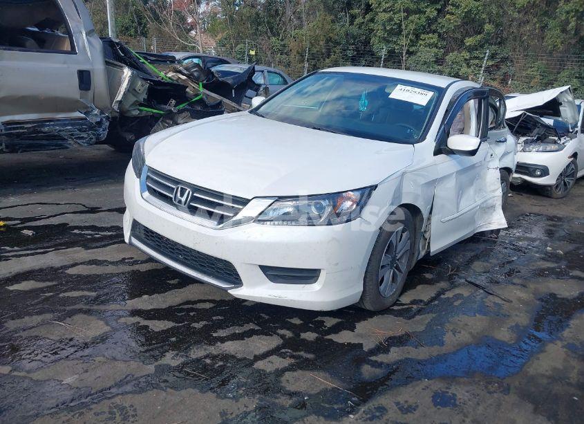 Photo 2 of 2014 Honda Accord LX (VIN 1HGCR2F38EA030091)