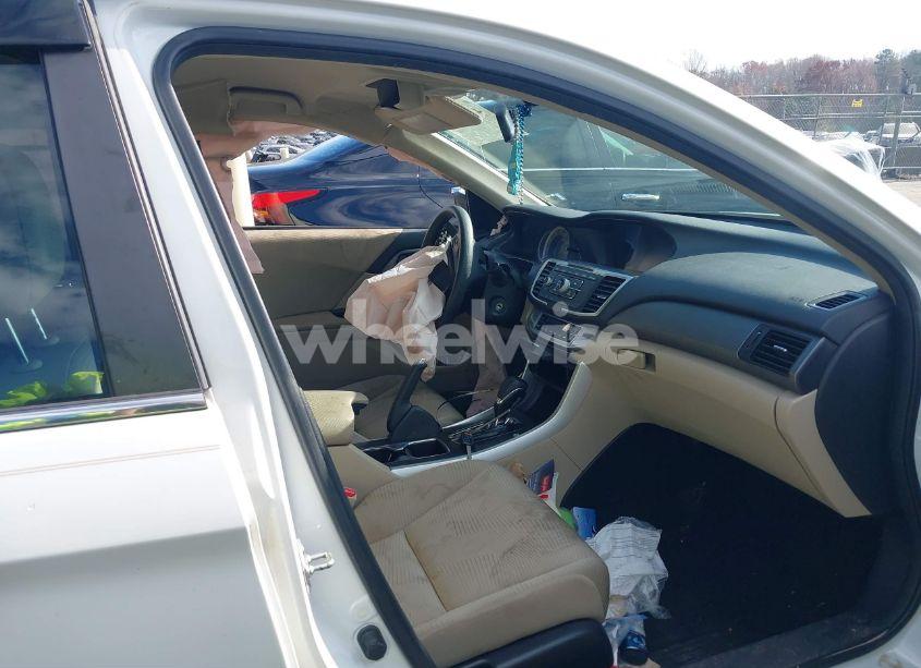 Photo 5 of 2014 Honda Accord LX (VIN 1HGCR2F38EA030091)