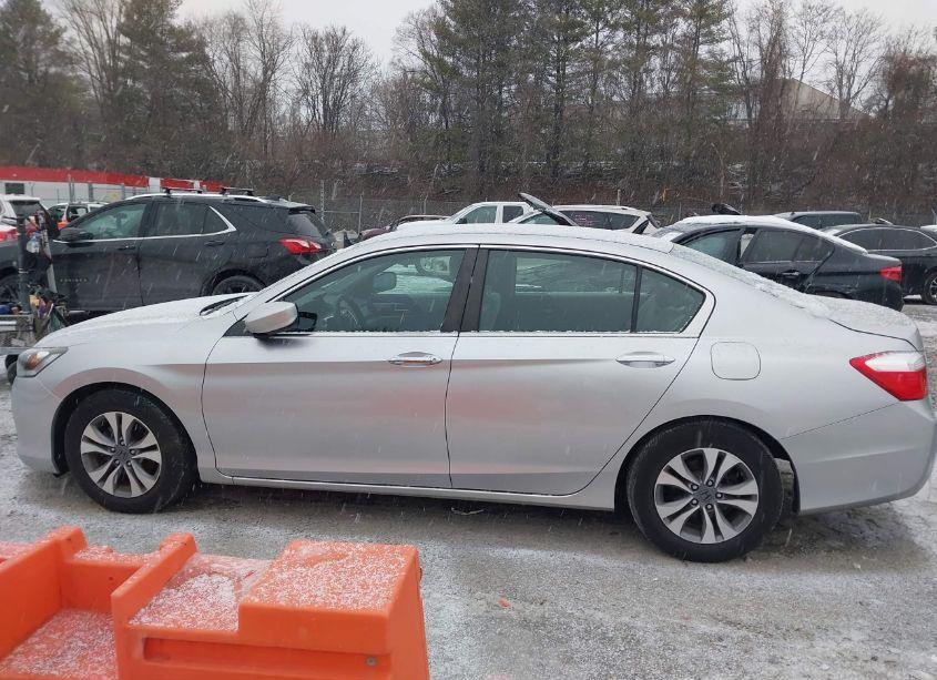 Photo 14 of 2015 Honda Accord LX (VIN 1HGCR2F38FA048625)