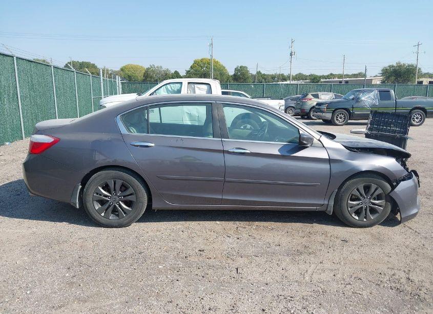 Photo 14 of 2015 Honda Accord LX (VIN 1HGCR2F38FA052951)