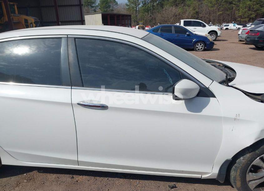 Photo 13 of 2015 Honda Accord LX (VIN 1HGCR2F38FA068566)